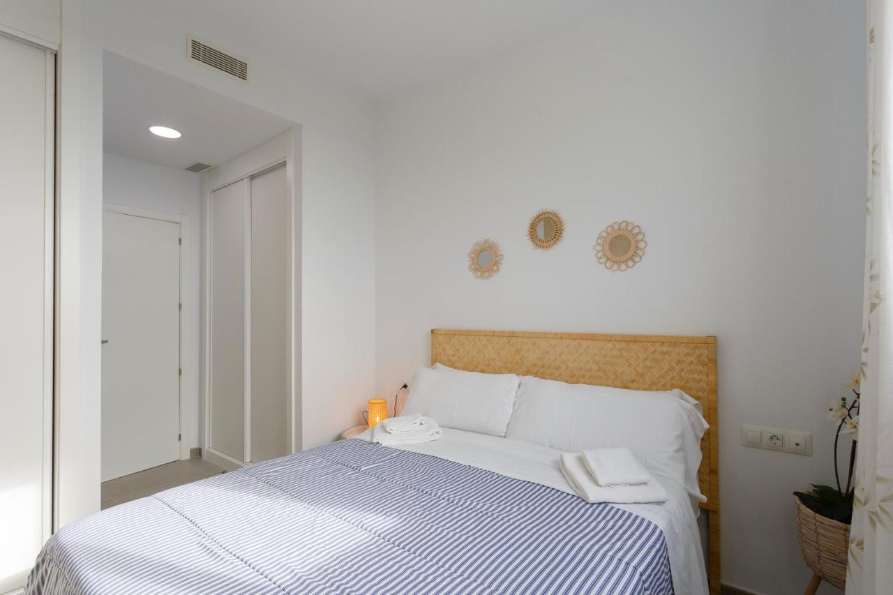 Poseidon Beach Apartment & Parking By Cadiz4Rentals Exterior photo